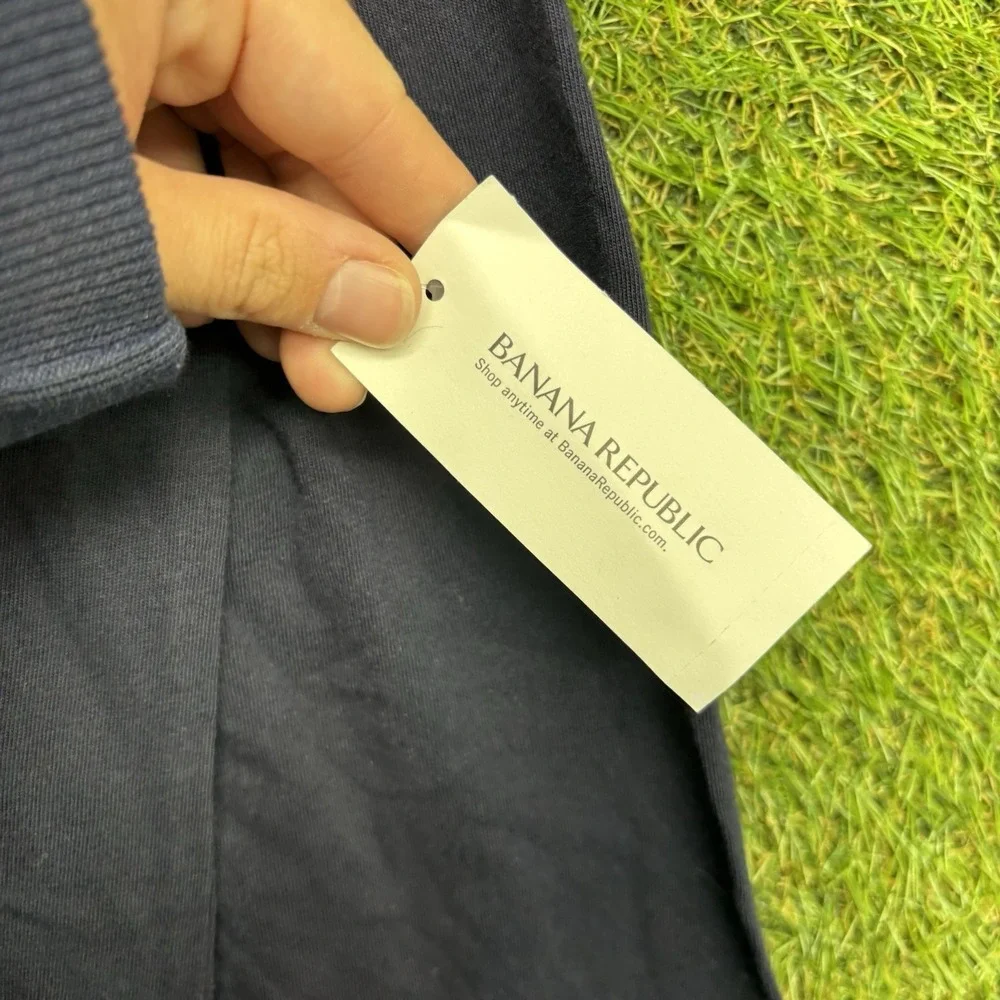 Banana Republic shop confidence